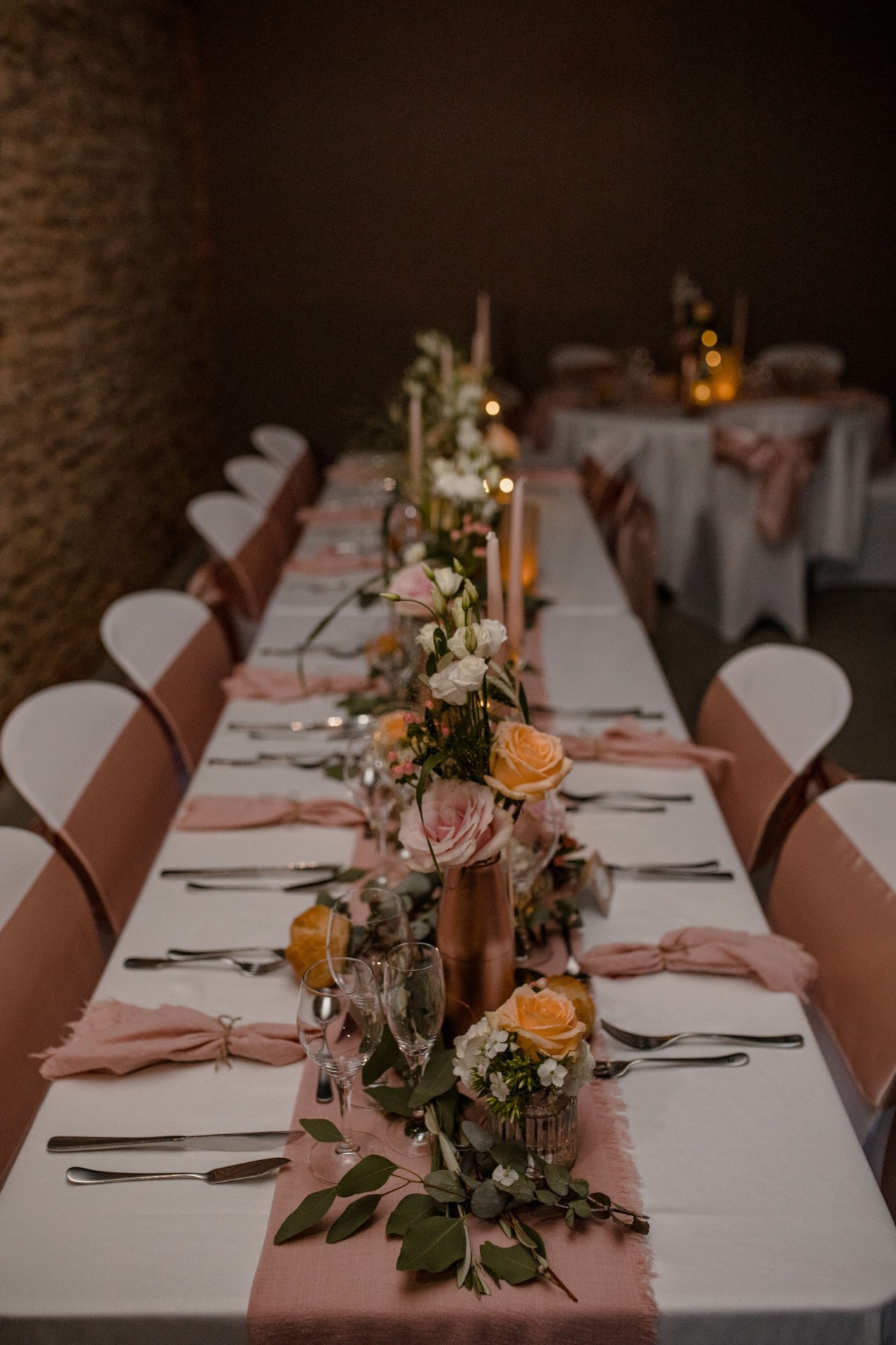 Détails floraux et table d'honneur